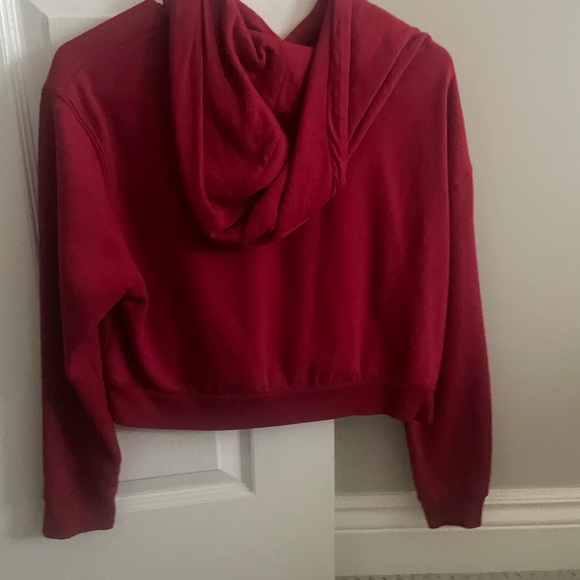 Cropped red hoodie - Picture 2 of 2